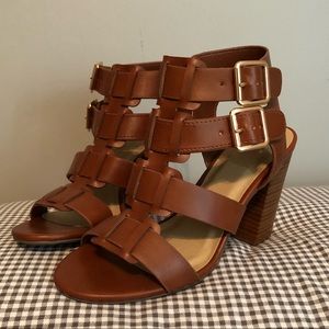Heart in D Tan Double Buckle 4in Heel Sandals -5.5